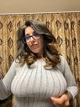 NadiraNoor online show from May 2026 01:56:01 AM