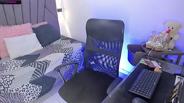 Snapshot of shannonbbw chatting on September 2025 12:51:01 PM shannonbbw online show from September 2025 12:51:01 PM