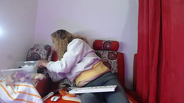 Snapshot of Chanel_87xxx chatting on March 2025 04:26:01 AM Chanel 87xxx online show from March 2025 04:26:01 AM