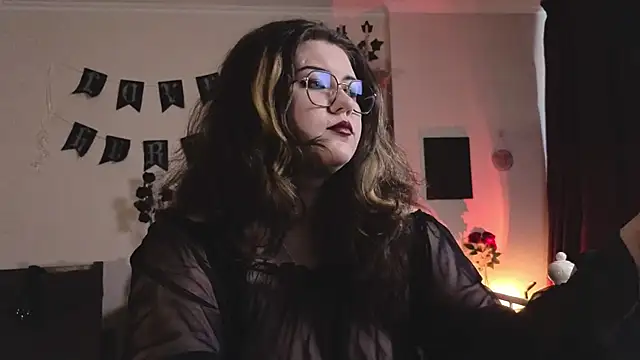 Laura Karamazov online show from February 2026 10:00:02 AM