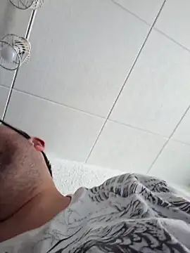 Javier bear online show from May 2026 12:56:02 PM