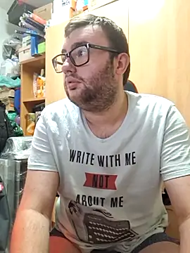 Snapshot of Javier_bear chatting on June 2026 01:32:02 PM Javier bear online show from June 2026 01:32:02 PM