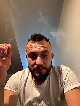 cosmin9000 online show from November 2025 08:45:01 AM