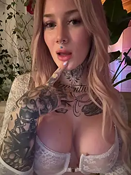 Snapshot of Stella-Kink chatting on February 2025 10:40:02 AM Stella-Kink online show from February 2025 10:40:02 AM