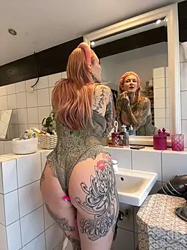 Snapshot of Stella-Kink chatting on December 2025 11:17:02 AM Stella-Kink online show from December 2025 11:17:02 AM