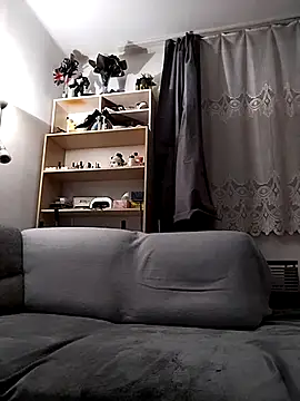 LauraBaby online show from December 2025 04:44:01 PM