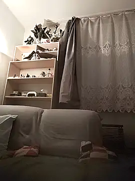 LauraBaby online show from February 2026 04:01:01 PM