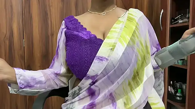 Snapshot of julie_08 chatting on September 2025 05:38:01 PM julie 08 online show from September 2025 05:38:01 PM