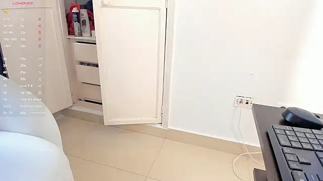 Amina hafsa online show from March 2026 08:02:02 PM