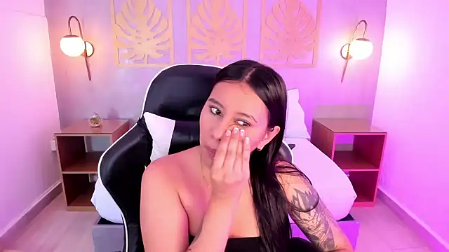 Snapshot of majo_rosse_ chatting on September 2025 07:06:02 PM majo rosse online show from September 2025 07:06:02 PM