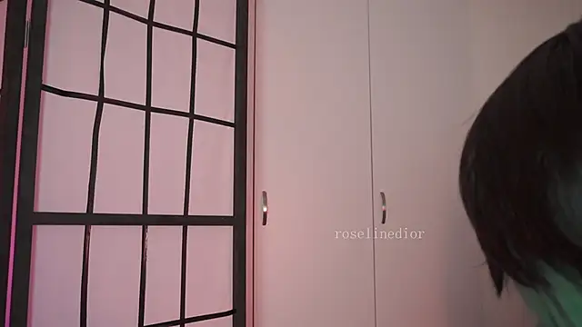 roselinedior online show from April 2026 12:29:02 PM