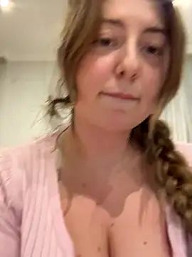 curvyflawless online show from November 2025 04:38:01 PM