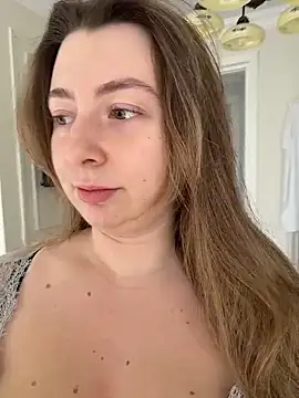 curvyflawless online show from April 2026 09:18:01 AM