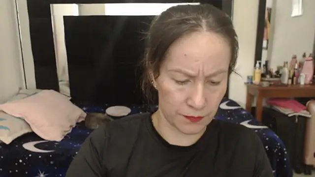 Snapshot of CATRINA-83 chatting on October 2025 11:48:02 PM CATRINA-83 online show from October 2025 11:48:02 PM