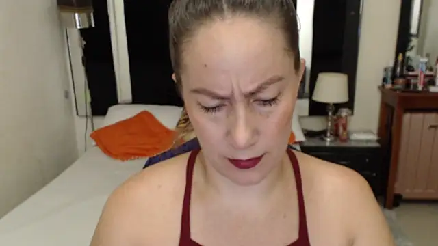 Snapshot of CATRINA-83 chatting on November 2025 01:14:02 PM CATRINA-83 online show from November 2025 01:14:02 PM