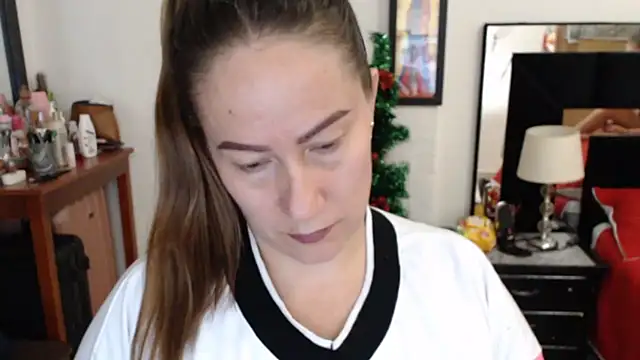 Snapshot of CATRINA-83 chatting on December 2025 01:25:01 AM CATRINA-83 online show from December 2025 01:25:01 AM