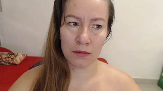 Snapshot of CATRINA-83 chatting on December 2025 11:40:02 AM CATRINA-83 online show from December 2025 11:40:02 AM