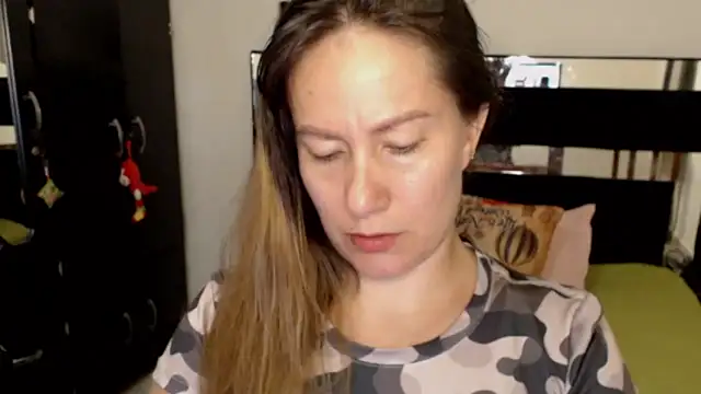 Snapshot of CATRINA-83 chatting on February 2026 04:35:01 PM CATRINA-83 online show from February 2026 04:35:01 PM