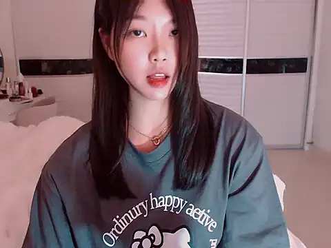 -Lucky Girl online show from February 2025 04:54:02 AM