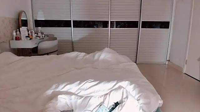 -Lucky Girl online show from October 2025 02:29:02 PM