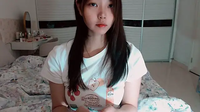 Snapshot of -Lucky_Girl chatting on June 2026 01:22:01 AM -Lucky Girl online show from June 2026 01:22:01 AM