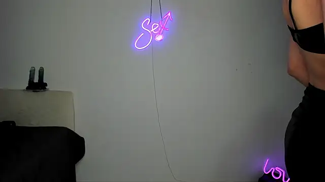 Bitch Coin online show from November 2025 04:28:01 PM