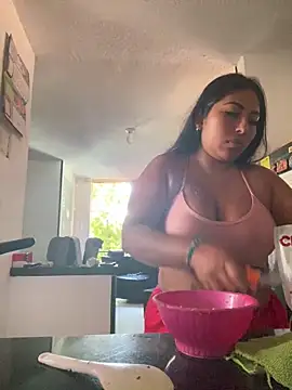 emmyjhonson07 online show from December 2024 01:43:02 PM