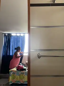 emmyjhonson07 online show from February 2025 03:32:02 PM