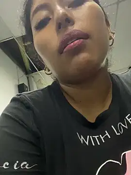 emmyjhonson07 online show from February 2025 11:31:01 AM