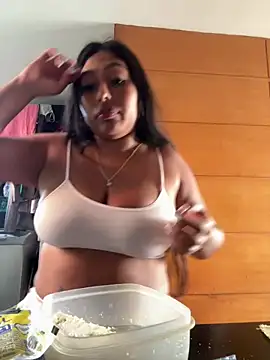 emmyjhonson07 online show from March 2025 01:08:02 PM