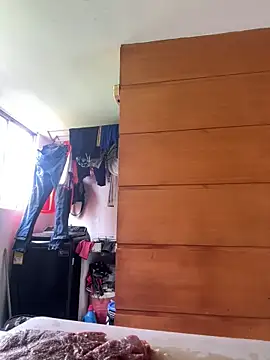 emmyjhonson07 online show from October 2025 03:24:02 PM