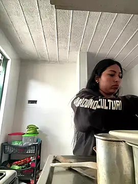 emmyjhonson07 online show from January 2026 04:22:02 PM