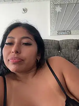 emmyjhonson07 online show from June 2026 02:12:01 PM