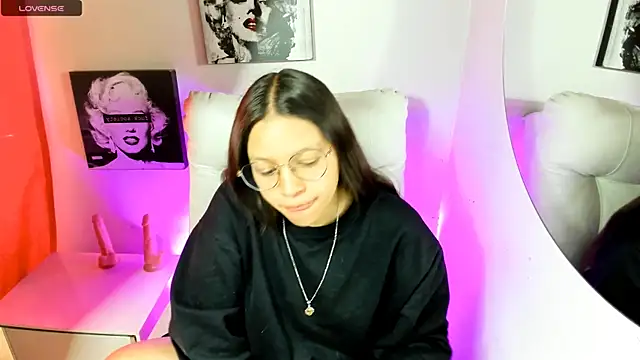 SamanthaRoldaan online show from April 2026 03:06:01 PM