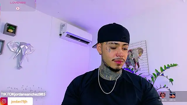 JordanSmiith  online show from May 2026 09:42:02 PM