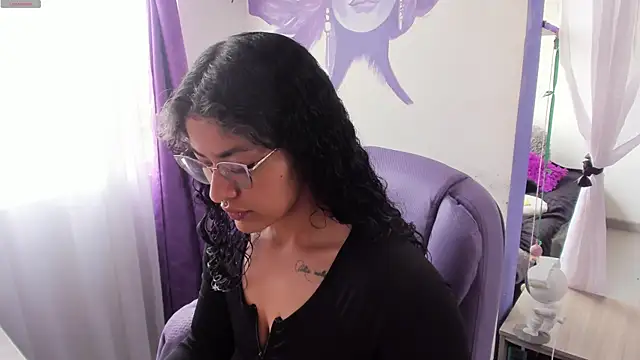 witchviolet online show from December 2025 03:39:02 PM