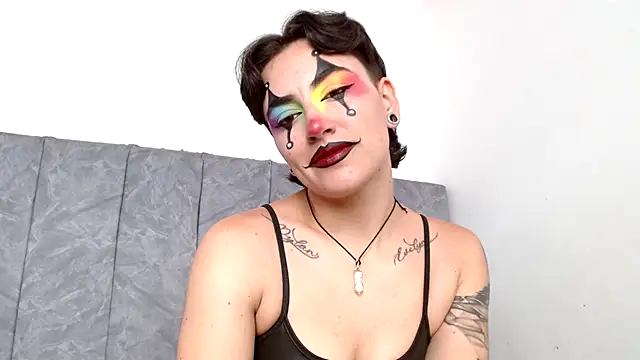 linda 33 online show from October 2025 07:44:02 PM