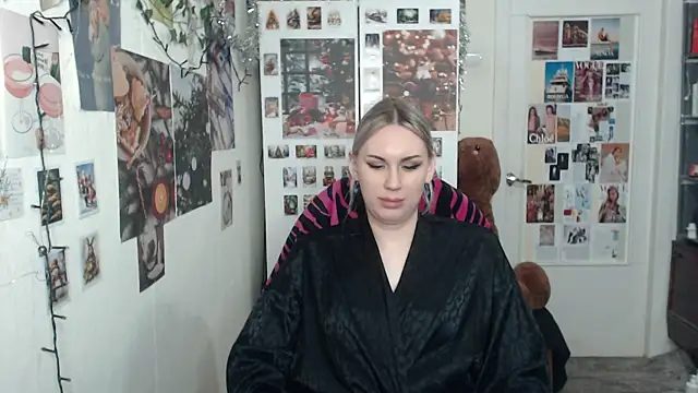 Snapshot of CapriScorpion chatting on December 2024 03:48:01 PM CapriScorpion online show from December 2024 03:48:01 PM