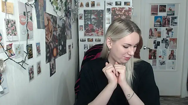 Snapshot of CapriScorpion chatting on January 2025 02:04:01 PM CapriScorpion online show from January 2025 02:04:01 PM