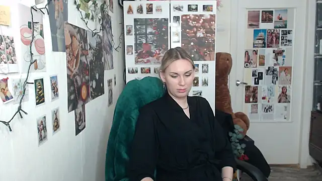 Snapshot of CapriScorpion chatting on January 2025 01:47:01 PM CapriScorpion online show from January 2025 01:47:01 PM