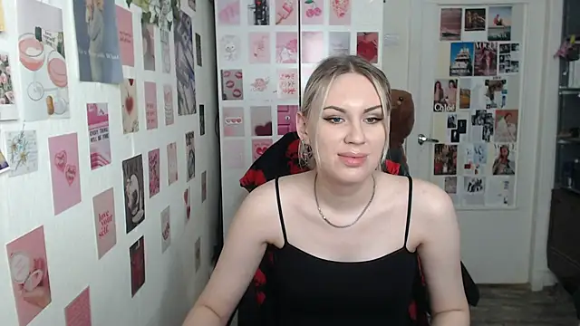 Snapshot of CapriScorpion chatting on February 2025 01:05:01 PM CapriScorpion online show from February 2025 01:05:01 PM