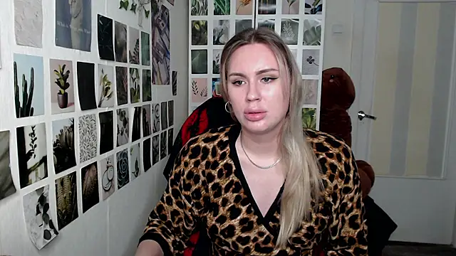 Snapshot of CapriScorpion chatting on September 2025 12:38:01 PM CapriScorpion online show from September 2025 12:38:01 PM