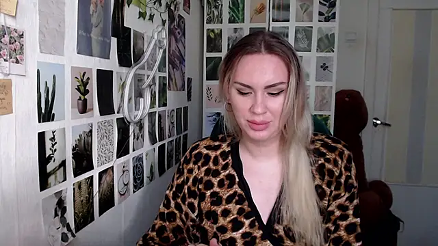 Snapshot of CapriScorpion chatting on September 2025 11:25:01 AM CapriScorpion online show from September 2025 11:25:01 AM