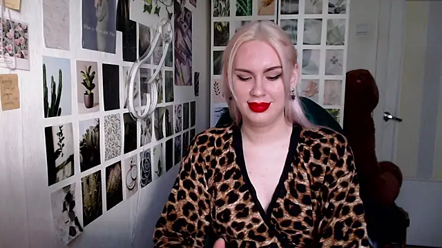 Snapshot of CapriScorpion chatting on October 2025 11:52:01 AM CapriScorpion online show from October 2025 11:52:01 AM