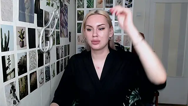 Snapshot of CapriScorpion chatting on November 2025 11:00:01 AM CapriScorpion online show from November 2025 11:00:01 AM