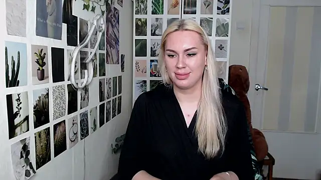 Snapshot of CapriScorpion chatting on November 2025 11:20:01 AM CapriScorpion online show from November 2025 11:20:01 AM