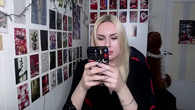 Snapshot of CapriScorpion chatting on December 2025 02:35:01 PM CapriScorpion online show from December 2025 02:35:01 PM