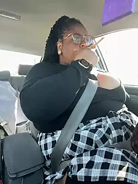 kweenxkarma online show from March 2025 08:40:01 PM