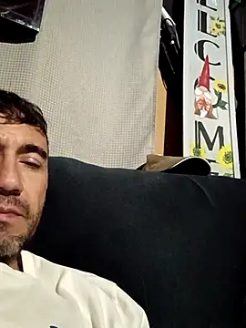 prettyboi6992 online show from April 2026 07:53:01 AM