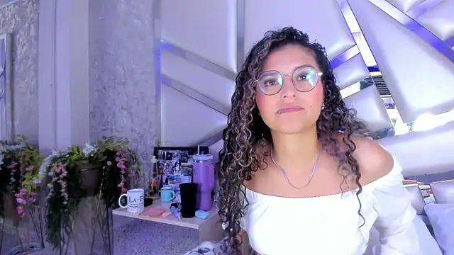 Miia002 online show from January 2025 06:45:01 AM